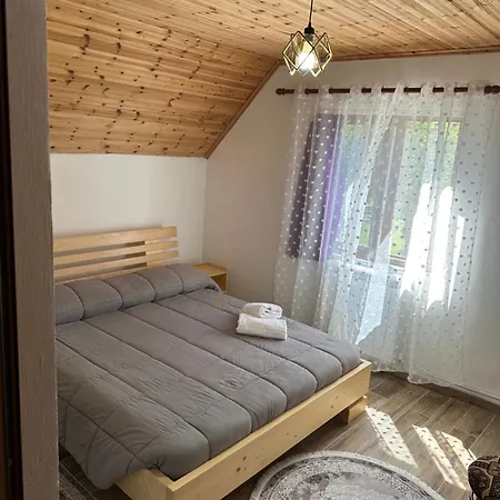 Bujtina Kometa 3* Theth